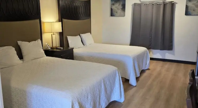 Номер Comfort Royal Inn Motel