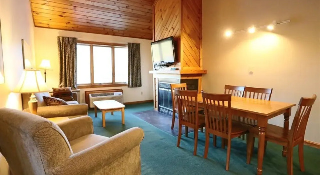 3 Bedroom Deer Park Condo on Lake and Close to Recreation Center - Dp56bw