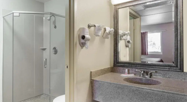 Номер Standard Motel 6 Riviera Beach FL