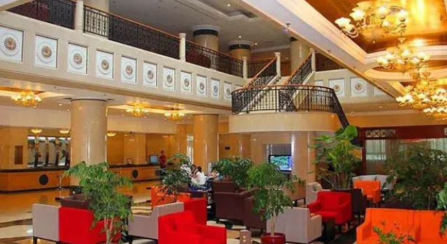 Beijing Foreign Experts Building, Rezerwuj Hotel Hotele 4-gwiazdkowe w Pekin, 4*