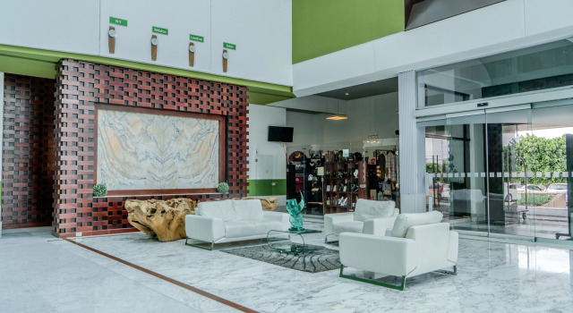 Holiday Inn Queretaro Zona Krystal by IHG, Забронировать Отель Колон Керетаро, рядом с Uptown Center Queretaro