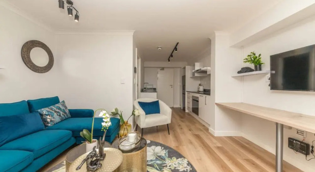 Апартаменты Colourful and Cosy Studio Apartment in Newlands