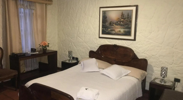 HOTEL Quito Antiguo, Забронировать Отель La Floresta Кито, рядом с Del Arbolito Park