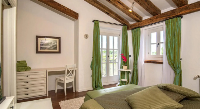 Lush Villa with Artistic Interiors Pool, Buchen Sie Villa Baderna Central Istria