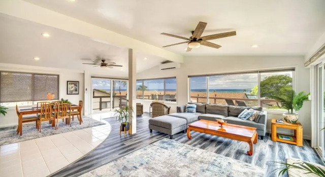 Коттедж Walk to Beach: Koloa Getaway w/ Ocean Views