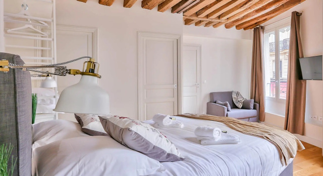 B  363- Magnifique appartement au coeur de Saint michel