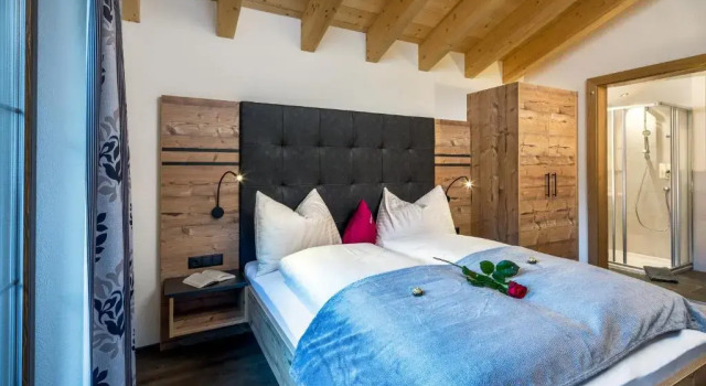 Alpin Chalet am Burgsee, Забронировать Шале Коттеджи Ладис, рядом с Зонненбан Ладис-Фисс, Коттедж