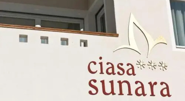 Ciasa Sunara, Забронировать Отель Отели Кольфоско 3 звезды, рядом с Подъемник 50 Форчеллес 2125м, 3*