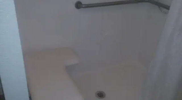 Четырёхместный номер Standard Quality Inn & Suites Jackson