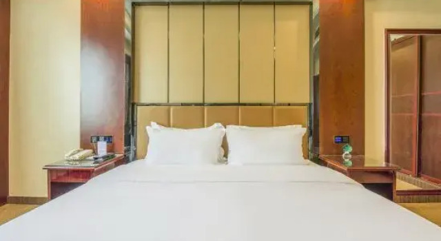 Люкс Deluxe Huahai Hotel