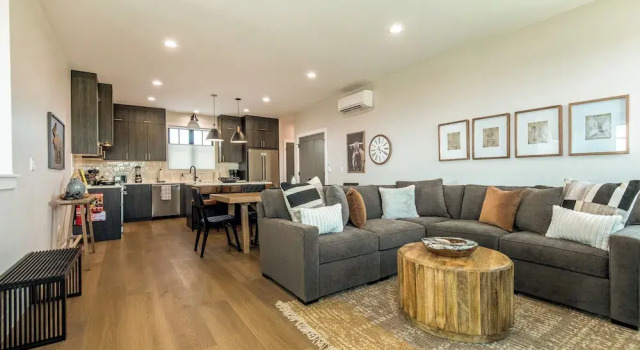 Апартаменты 3 BR Duplex w/ Full Kitchen, W & D