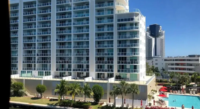 Le Marina Bay 802 by Go Florida Condo Sunny Isles, Varaa Hotelli Hotellit Miami Beach uima-altaalla, Uima-allas