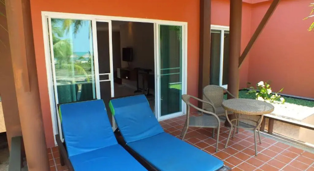 Двухместный номер Standard oceanfront C&N Kho Khao Beach Resort (SHA Plus+)