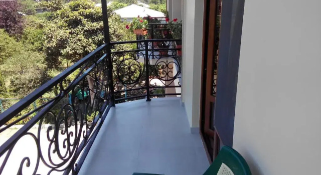 Трёхместный номер Standard с балконом и с красивым видом из окна Guest House Vitali