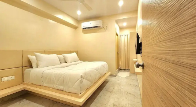 Номер Luxury Landcorp hotels