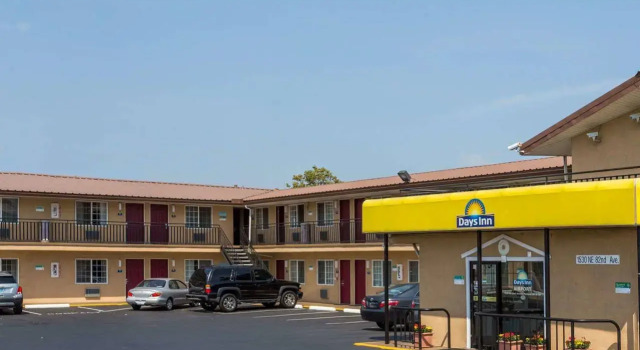 Days Inn by Wyndham Portland Central, Rezervasyon Otel Portland Willamette Valley