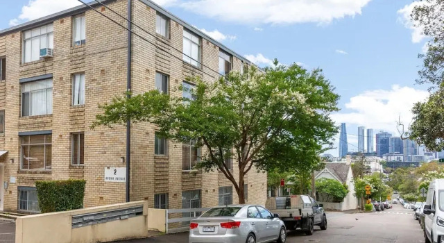 Bright 2-bed Apt With Spectacular Bridge Views, Забронировать Апартаменты/квартира Сидней Sydney Region, рядом с Концертно-спортивный комплекс «Стар»