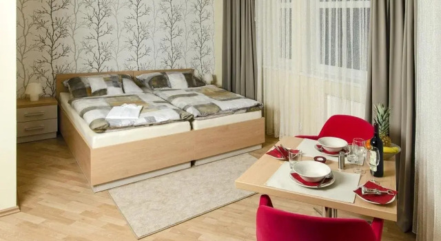 Hotel Osvit Aparthotel, Rezerwuj Hotel Hotele w Central Bohemia z parkingiem, Parking