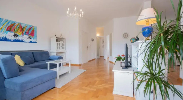 Апартаменты Spacious Chic Residence