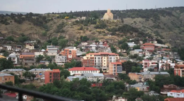 Studio With View, Забронировать Отель Отели Тбилиси с парковкой, рядом с Парк Рике, Парковка
