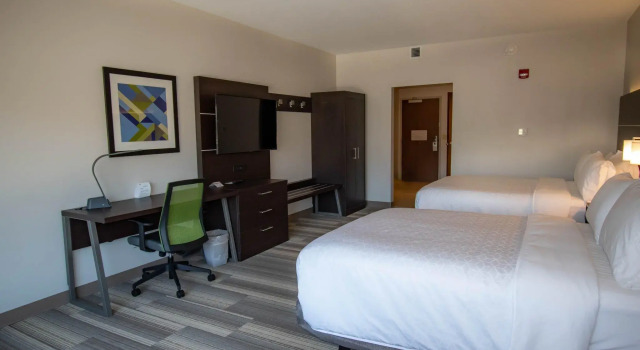 Четырёхместный номер Standard Holiday Inn Express & Suites Tonawanda - Buffalo Area by IHG