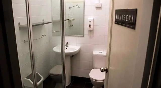 Номер Economy Shiralee Hostel -note - Valid passport required to check in