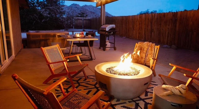 Коттедж Live Centered with Hot Tub, Fire Pit In Joshua Tree home
