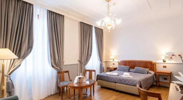 Полулюкс Strozzi Palace Hotel