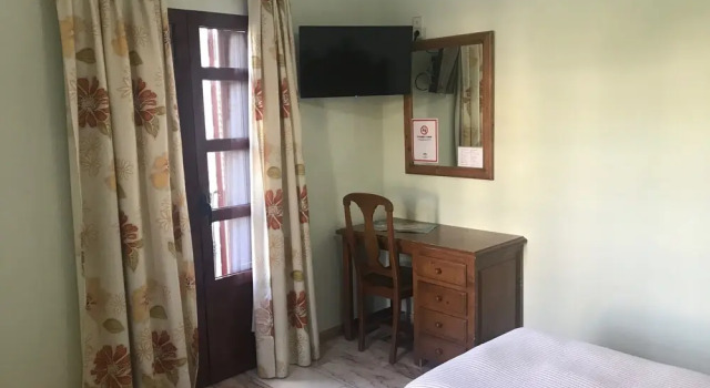 Одноместный номер Standard с балконом Hostal Rio de Oro