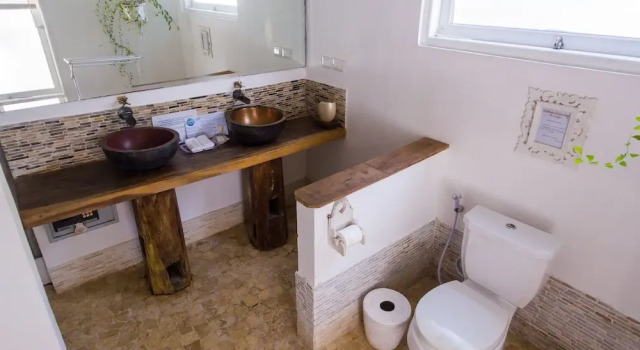 Вилла с 4 комнатами Coral Flora Villa Beach Front