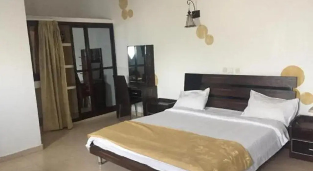 Residence Rose Fawler, Boek Hotel Hotels in Abidjan met parkeren, Parkeren