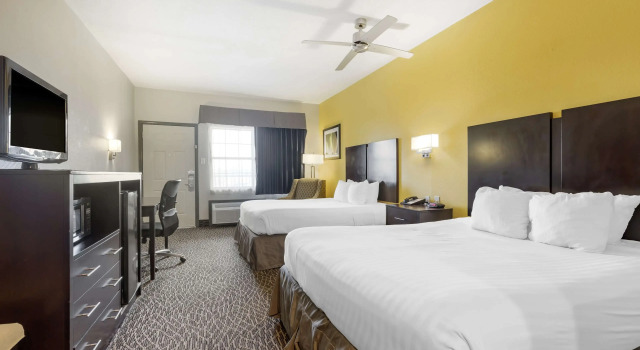Четырёхместный номер Standard Best Western West Monroe Inn
