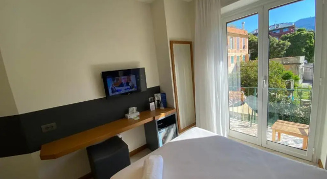 Одноместный номер Standard с балконом Hotel Garden