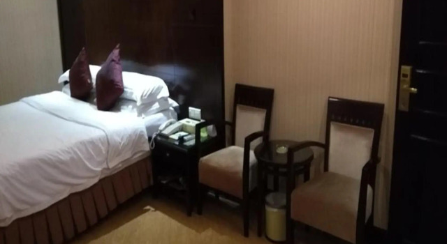 Shenzhen Vienna Hotel (Airong road branch), Rezerwuj Hotel Hotele w Shenzhen z parkingiem, Parking