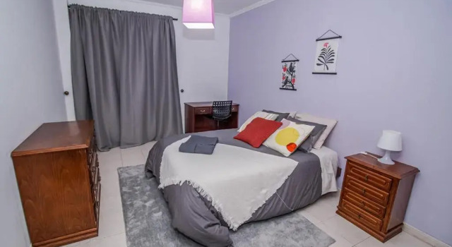 Charming Private Rooms in an Apartment A2 Penha - Faro
