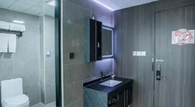 Люкс Deluxe Zhiyi Hotel (Lanzhou Xigu High-speed Railway Station)