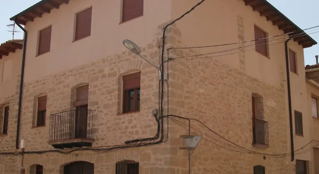 Apartamentos Casa Ferrás, Boek Appartement Hotels in Valderrobres met parkeren, Parkeren