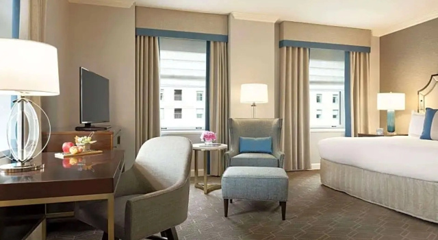 Четырёхместный номер Deluxe Fairmont Olympic Hotel