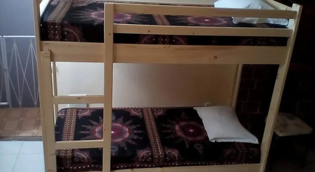 Room in Guest Room - Beautiful 1 Bed in Mixed Dormitory Room 1 - Ah Maio, Book Pension Vila do Maio Maio