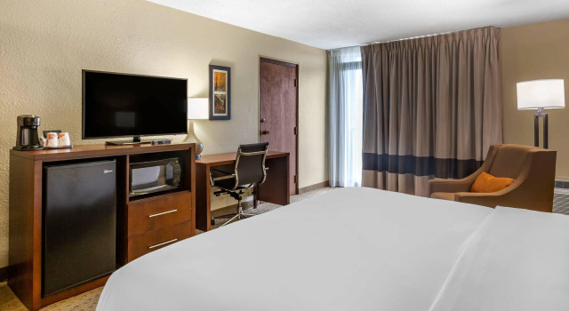 Двухместный номер Standard Comfort Inn & Suites near Danville Mall
