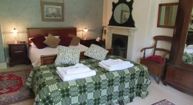 Ffrwdfal Country House, Book Hotel Llanwrda Glamorgan