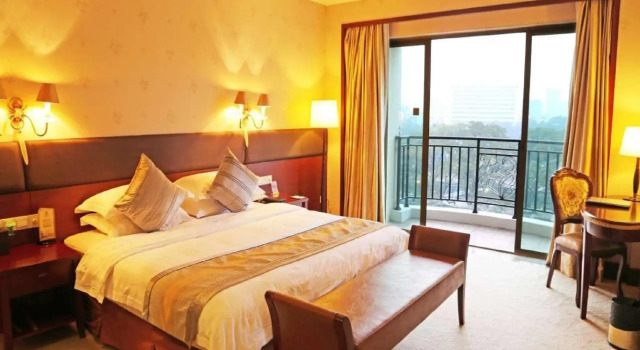 Люкс Business Отель JI (Zhongshan Xingzhong Plaza)