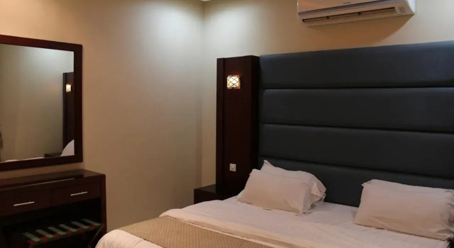 شقه بغرفه وصاله دور ارضي, Buchen Sie Ferienwohnung Provinz Riad Provinz Riad