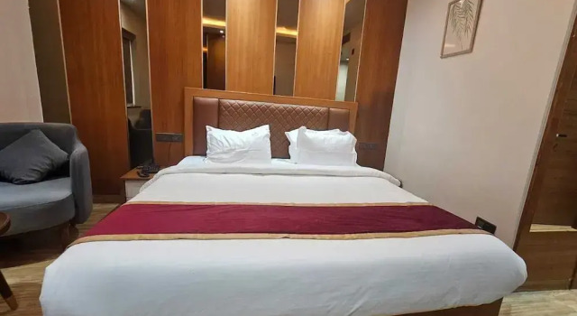 Hotel Elara, Rezervovat Hotel Déhrádún Uttarakhand