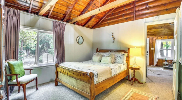 Pet-friendly California Abode w/ Fenced-in Yard!, Reservar Hotel Crestline San Bernardino Mountains