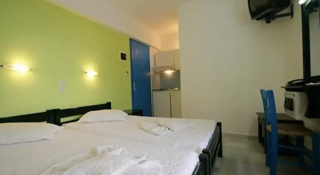 Трёхместный номер Standard с балконом Sunny Beach Studios