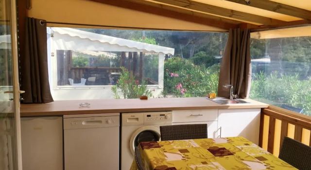 Property With 2 Bedrooms in Puget-sur-argens, With Shared Pool and Furnished Terrace - 14 km From the Beach, Rezerwuj Hotel Hotele w Owernia z parkingiem, Parking
