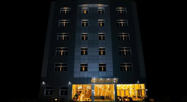 Suite Deluxe F & H Hotel
