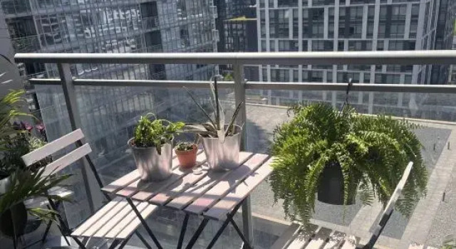 Breathtaking Toronto Waterfront 1+1 2BR | CN Tower, Lake & City Sunset Perfection, Varaa Hotelli Toronto 