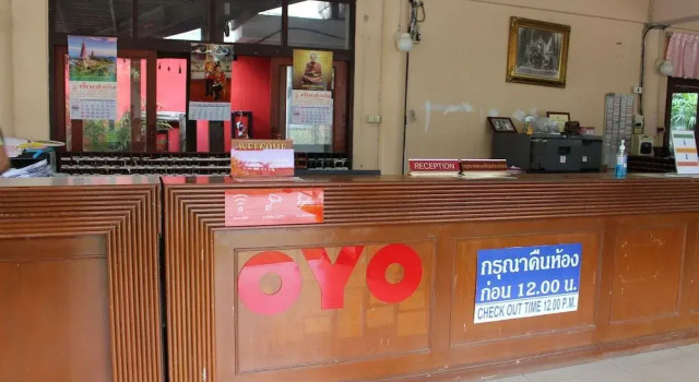 OYO 75409 Premium The Family Hotel